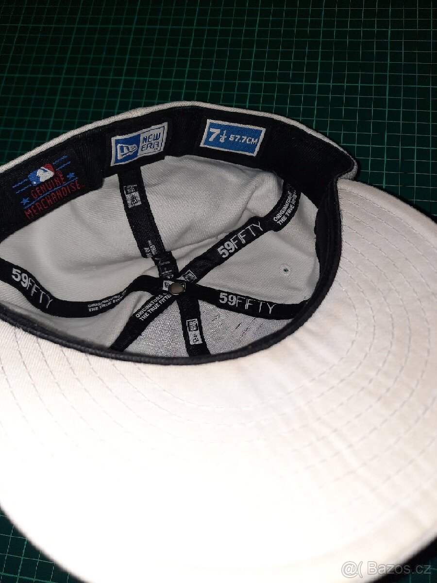 Prodam cepice celkem 5ks - 4