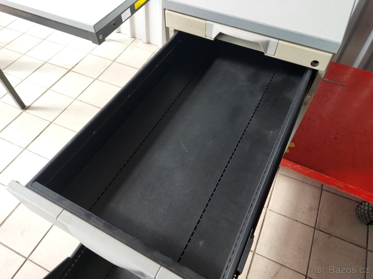 Stůl čtvercový + zásuvková skříňka českého výrobce zn. TECHO - 4