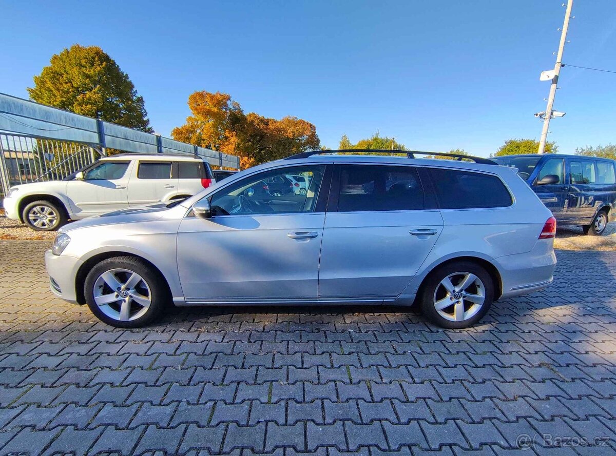 VW PASSAT 2.0 TDi 103KW,VARIANT,10x AIRBAG,NAVI,ZÁVĚS,PDC. - 4
