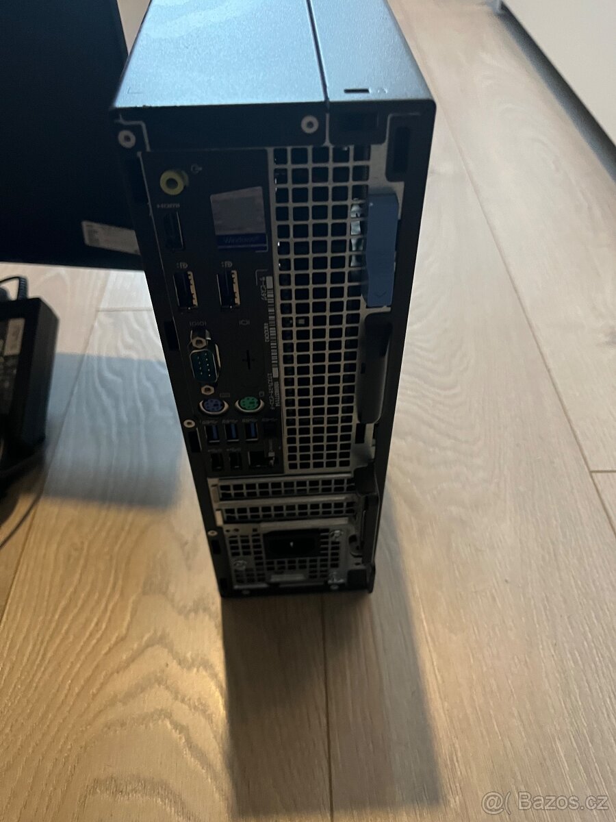 PC Dell s monitorem sestava - 4