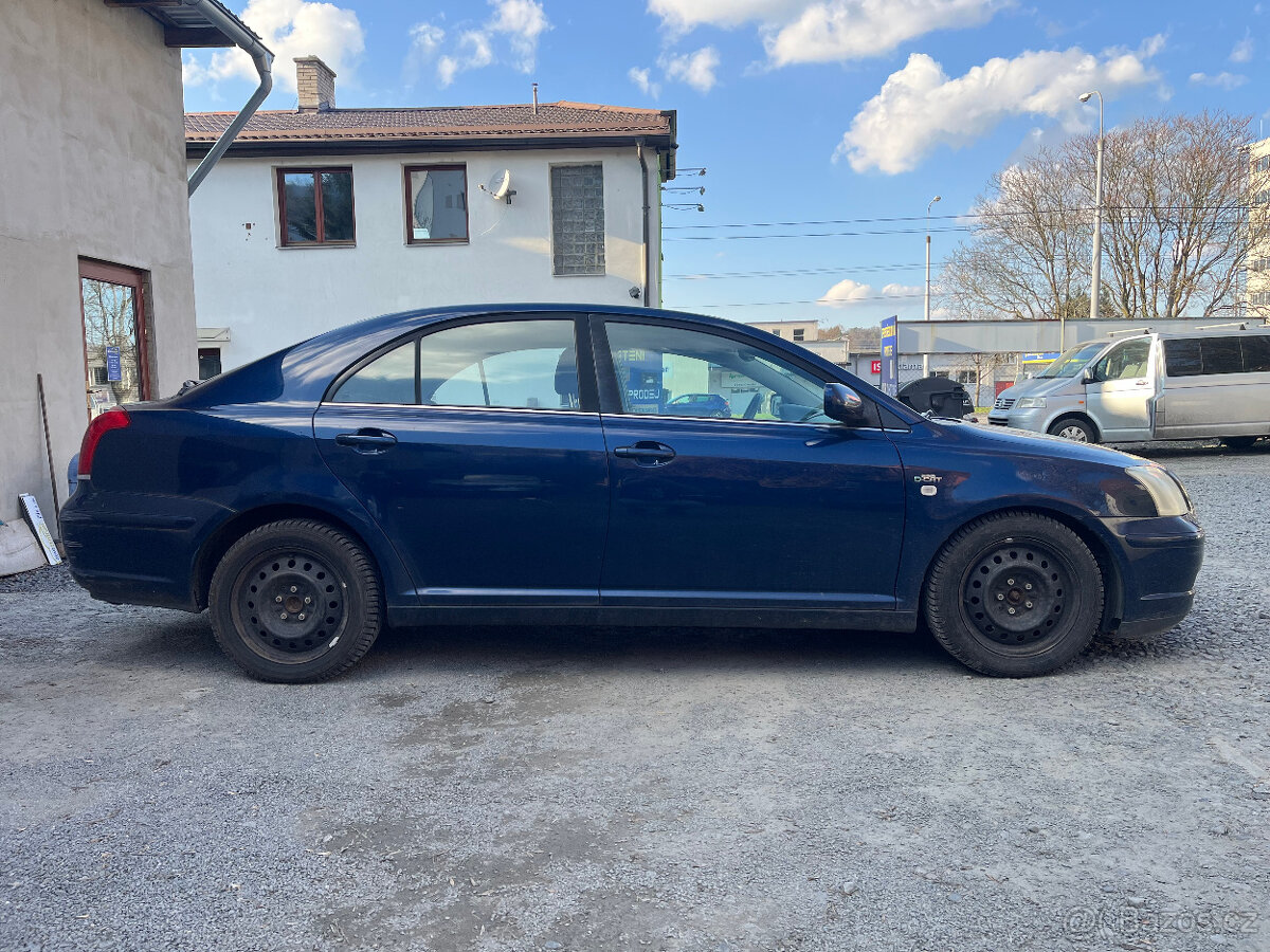 TOYOTA AVENSIS 2.2 D4D 130 Kw - 4