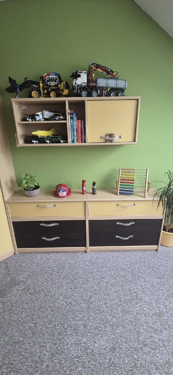 Nábytek z pokoje - 4