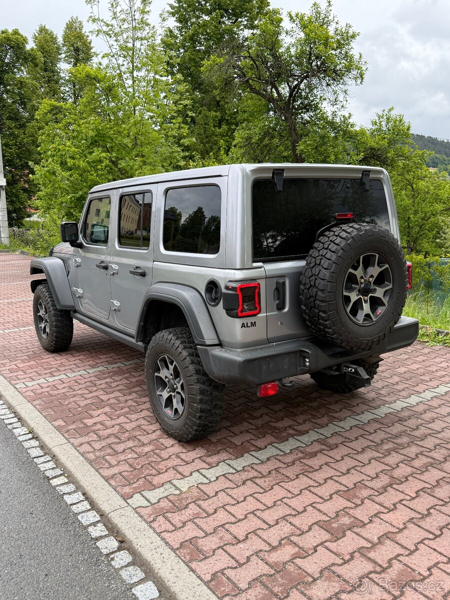 Jeep Wrangler Unlimited 2.0T 200kw—2019–automat—84.000km