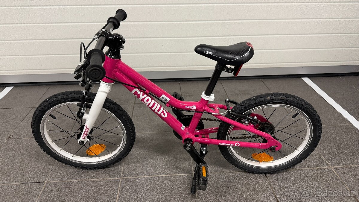 Dívčí kolo Cygnus 16 - 4