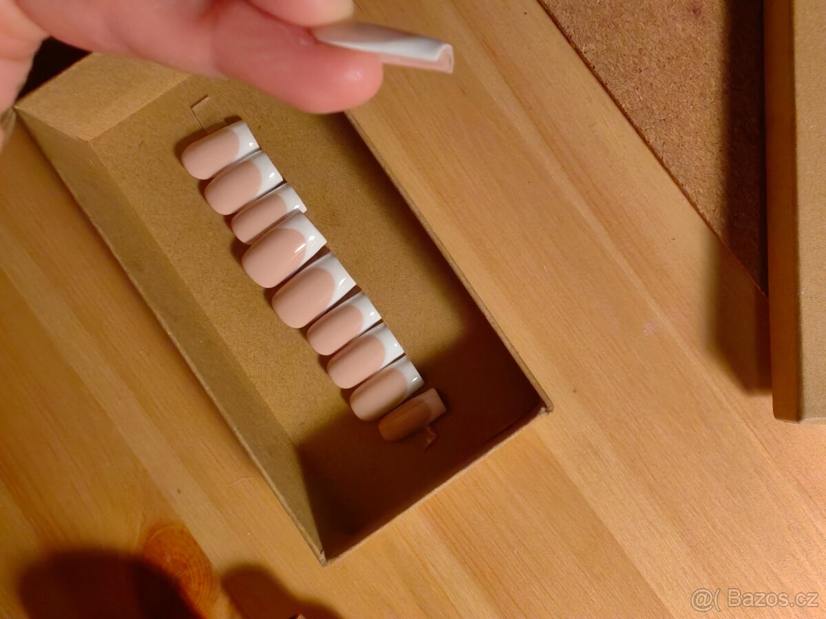 Ručně malované nalepovací gelové press on nehty - 4