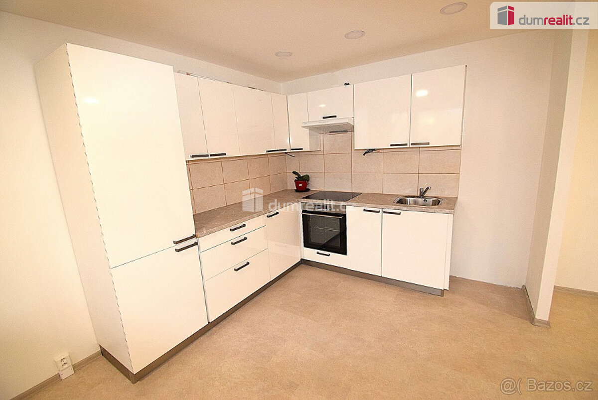 Pronájem prostorného 3+kk, 70m²+lodžie 6m², ul. Novodvorská, - 4