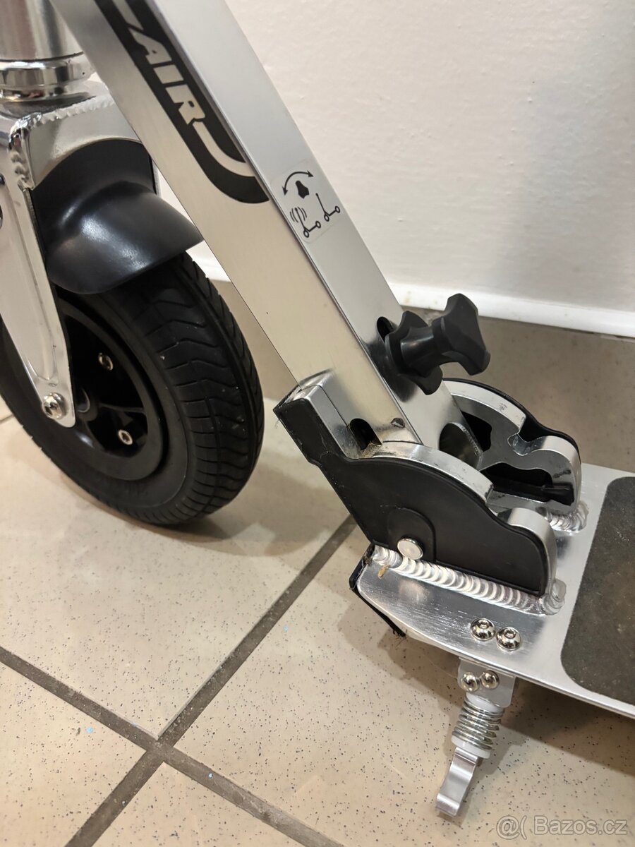 Koloběžka Razor AIR – nafukovací kola – super stav - 4