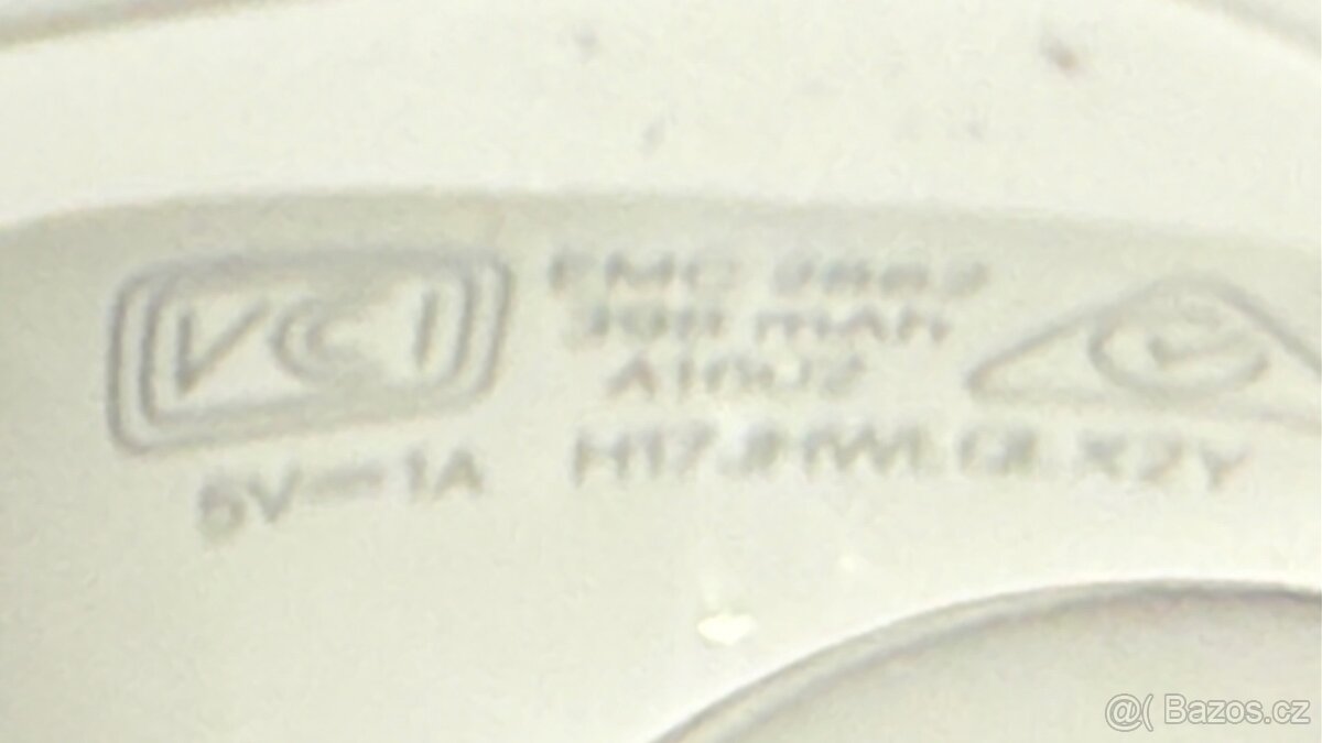 Apple AirPods2 with Charging Case - 4