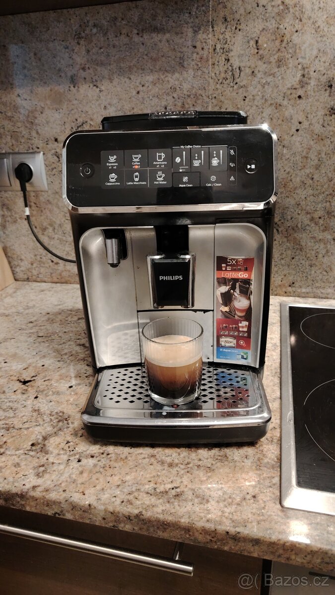 Automatický kávovar Philips LatteGo EP 3246/70 - 4