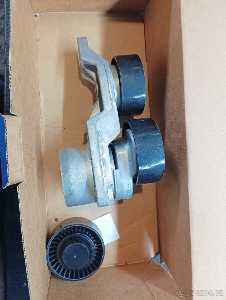 Volvo XC90 - napínák klínového řemenu. - 4