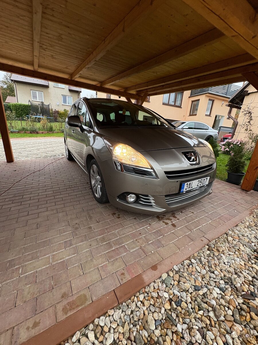Peugeot 5008 1.9 HDi - automat - 4
