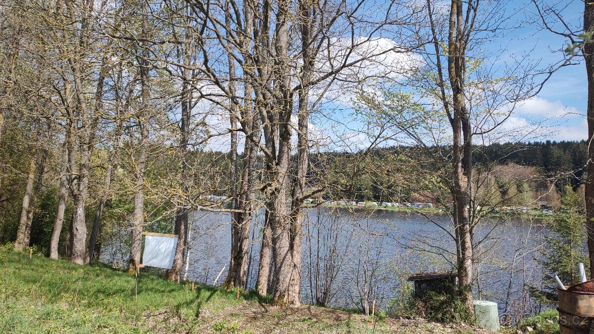Pozemek přímo u jezera nedaleko Frymburku - 4