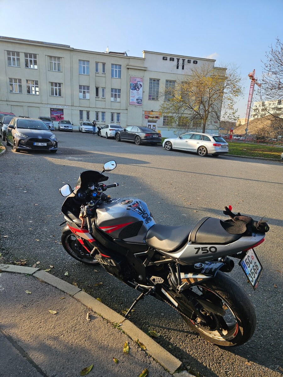 Suzuki GSX-R 750 K4 (110 kW / ~150 hp), 57 xxx km - 4