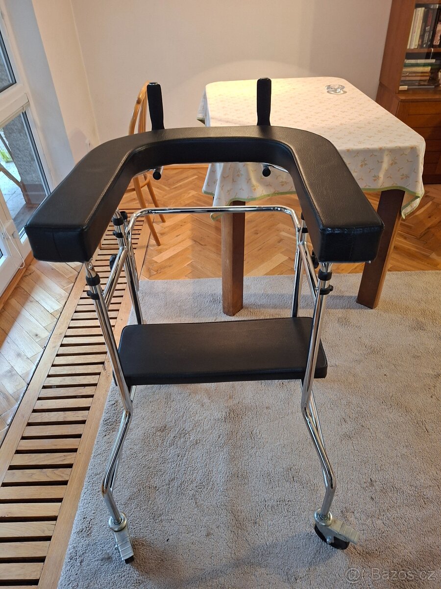 Chodítko pro seniory , invalidy - 4