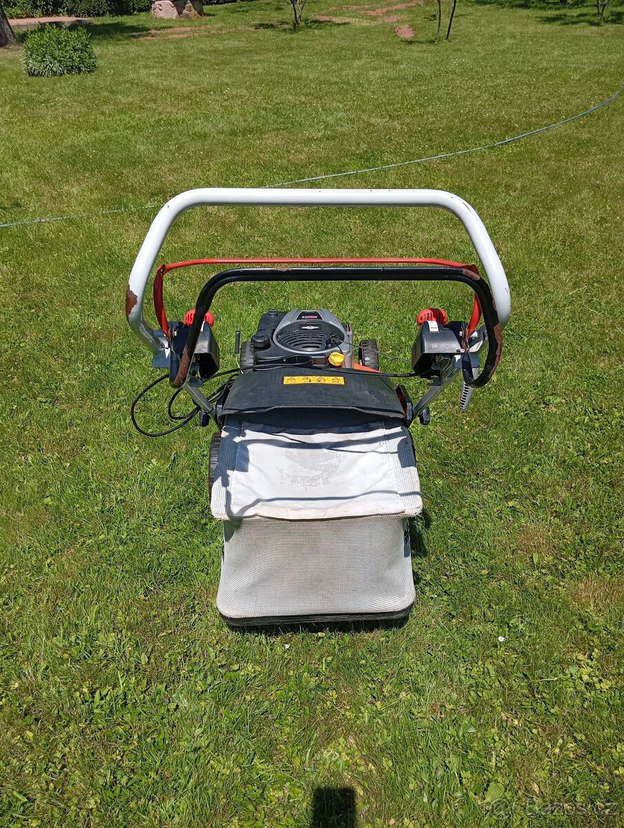 Sekačka Oleo-Mac LUX 55 TBI – silný motor B&S - 4