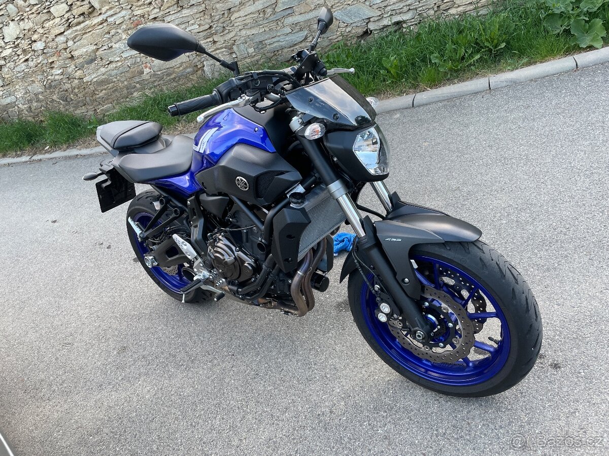 Yamaha MT 07 - 4