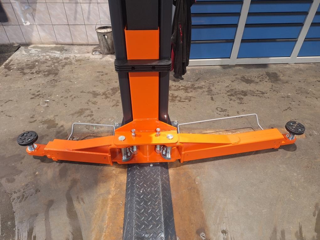 Dvousloupový zvedák 4,2 t - výprodej - 4