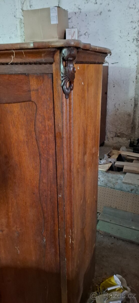 Starožitná skříň - 4