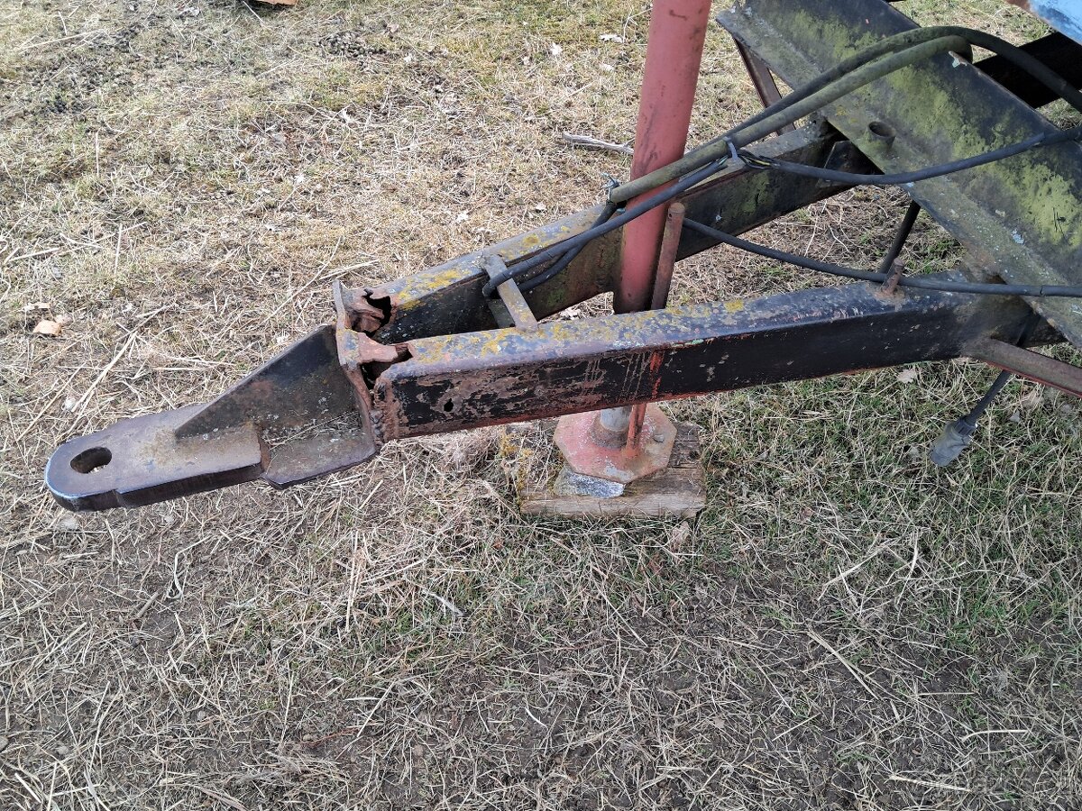 Sklopný jednoosý vlek za traktor - 4