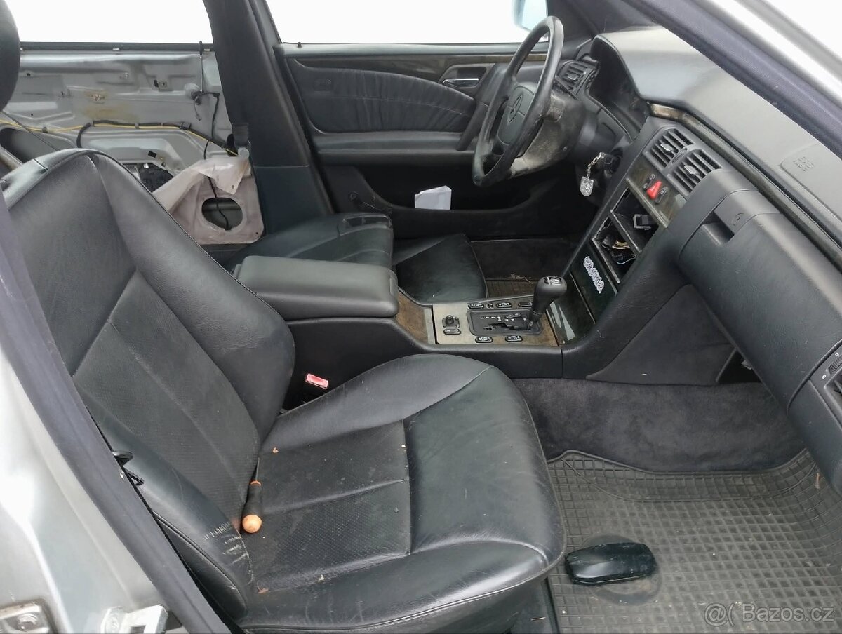 Mercedes 300td díly - 4