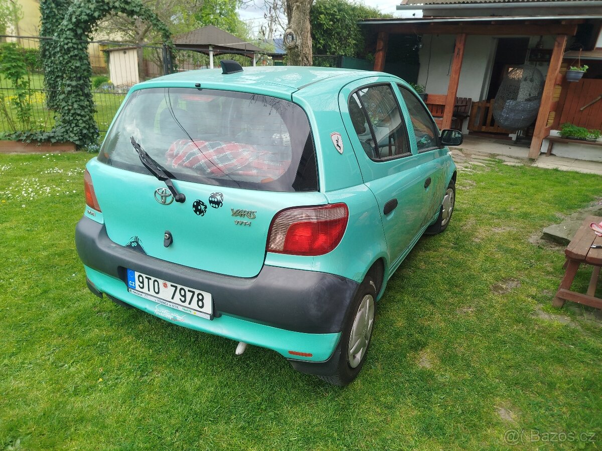 Yaris - 4