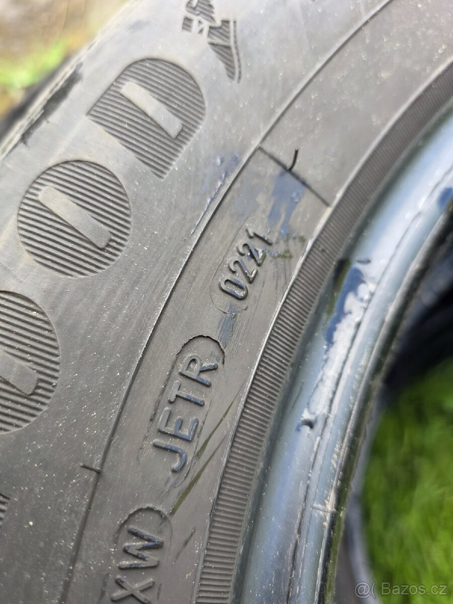 Goodyear Efficient Grip 205/60 R16 92V - 4