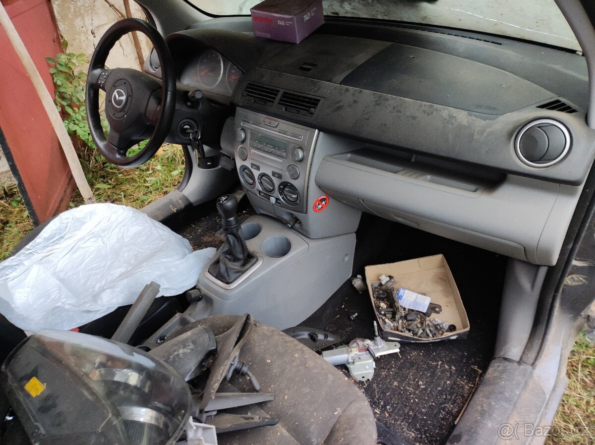 Mazda 2 DY - 4