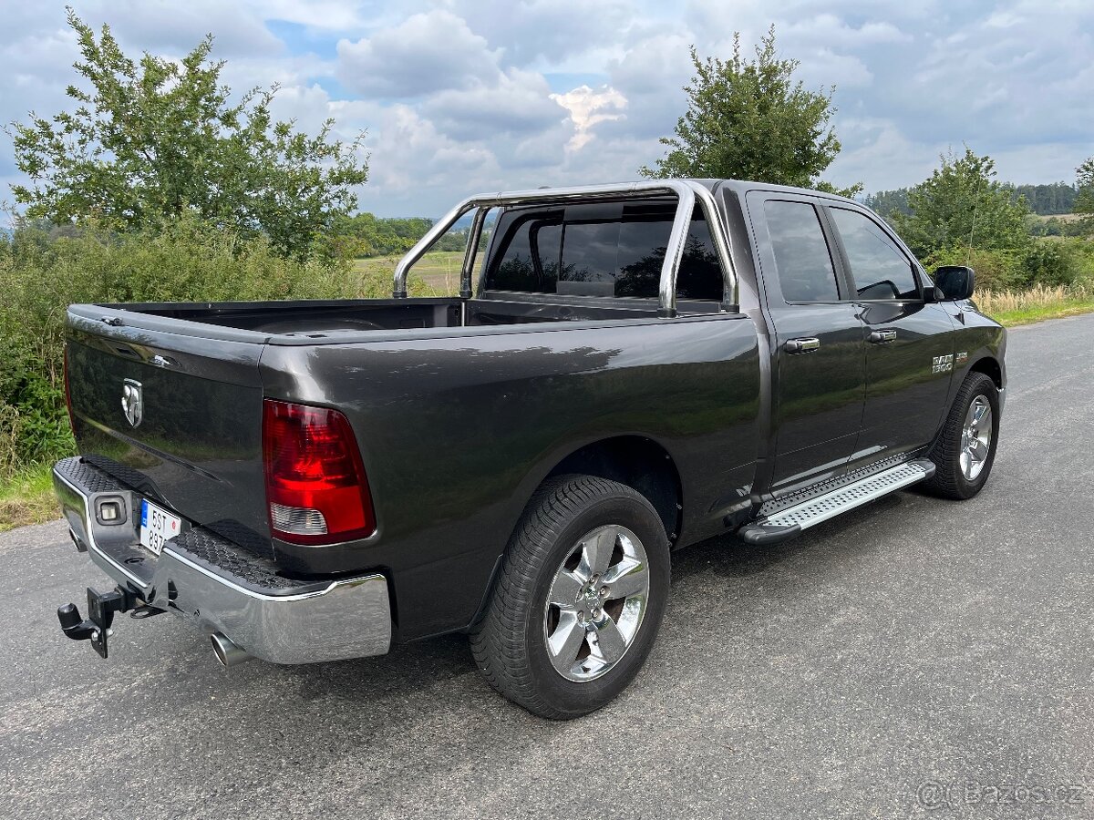 Prodám Dodge RAM 1500 5.7 HEMI QuadCab Big Horn - 4