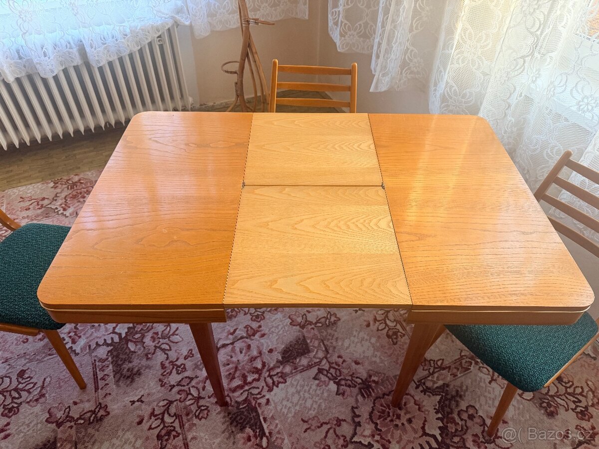 Retro stůl + 4 židle - 4
