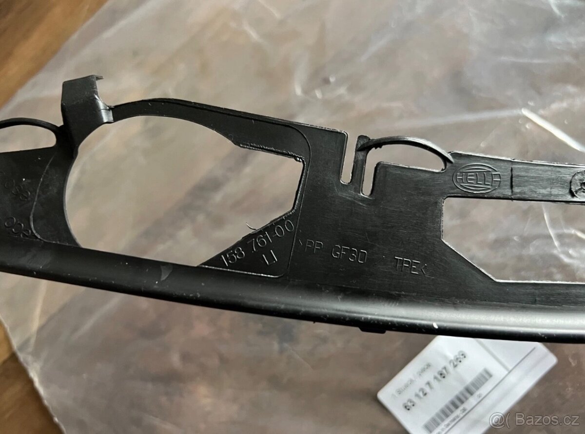 Těsnění levého světla BMW E60 LCI - 4