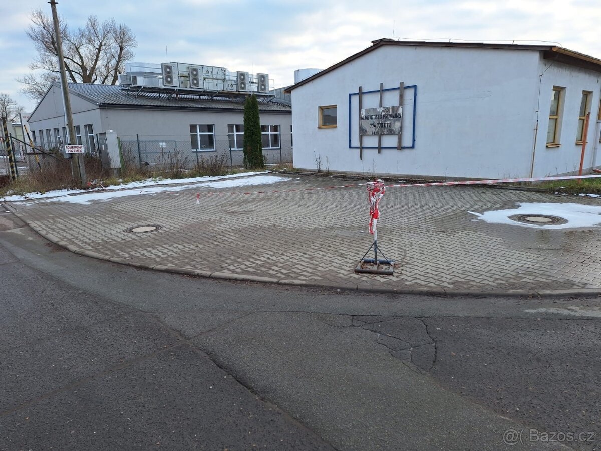 Pronájem plochy-zámková dlažba - 4