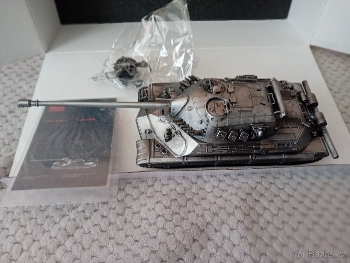 MAKETA TANKU IS-7 - 4