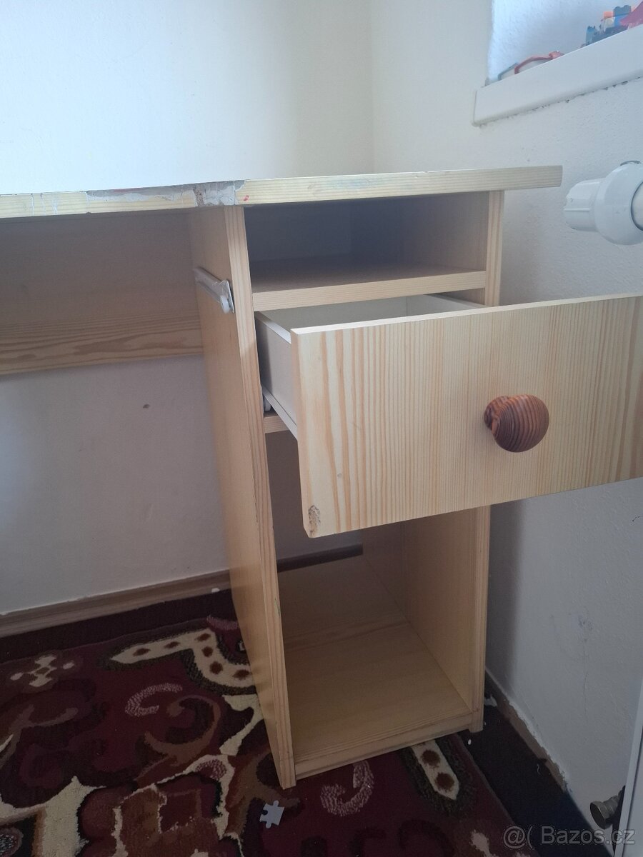 Dětský psací stůl - 4