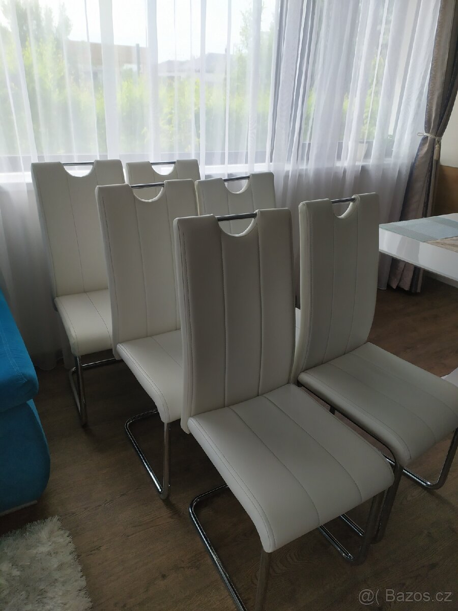 Jídelní stůl a židle - 4