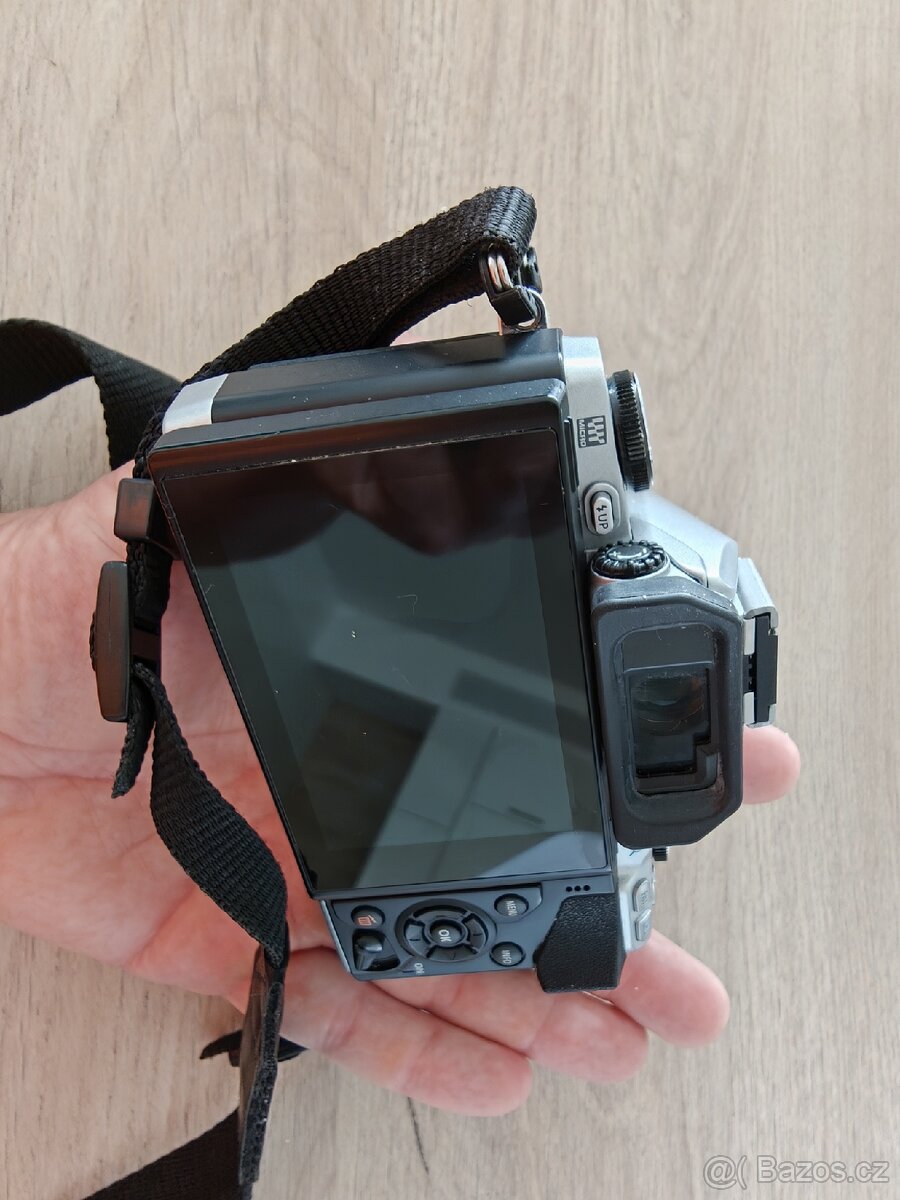 Olympus E-M10 - 4