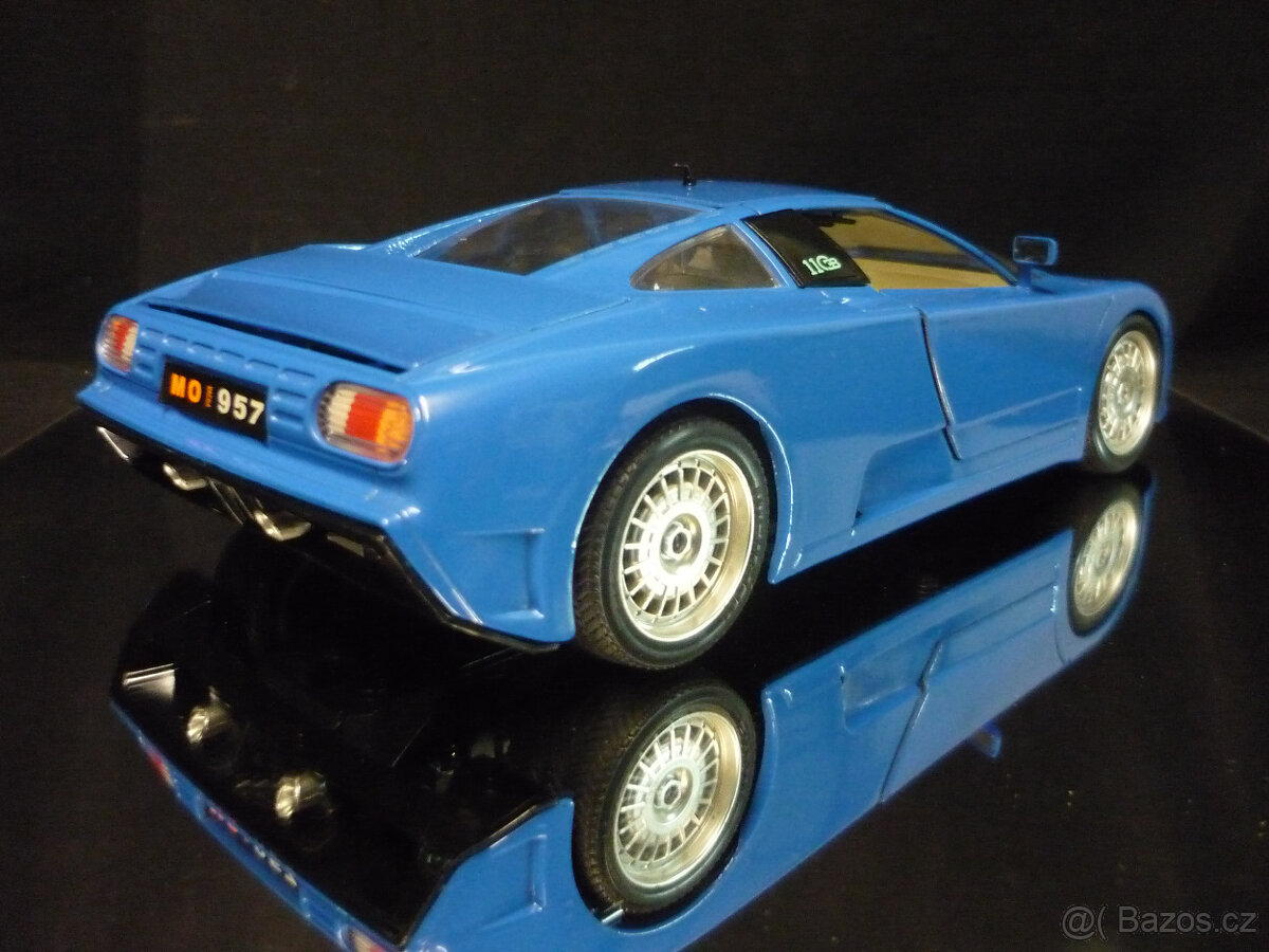 Bugatti EB110 světle modré Bburago 1/18 - 4