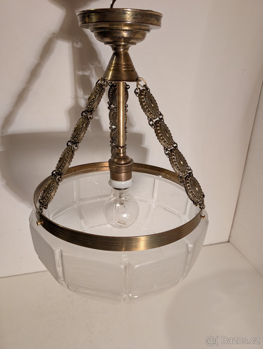 mosazný secesní lustr, stropnice, matové uzavřené stínidlo - 4