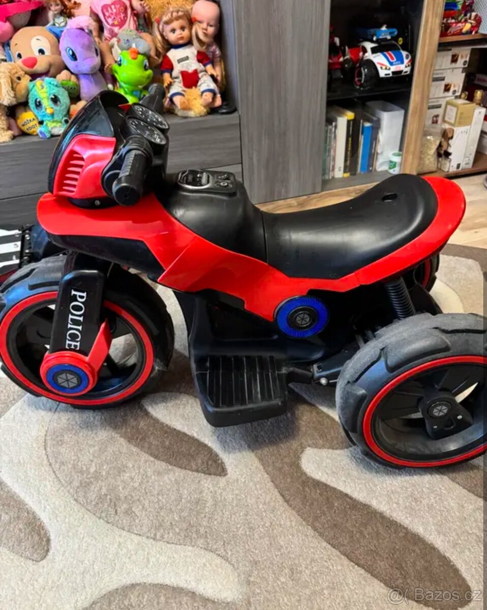 Dětská elektrická motorka Baby Mix POLICE červená. 1 300 Kč - 4