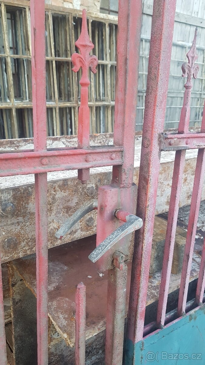 Stará brána s brankou - 4
