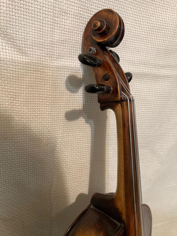 Replika barokní violy s širokými luby - 4