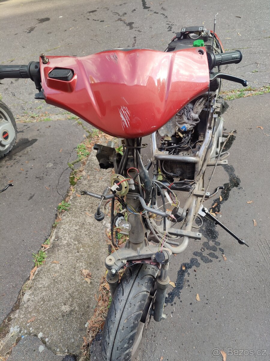 derbi atlantis 2T 50 na díly, pouze rám a papíry - 4