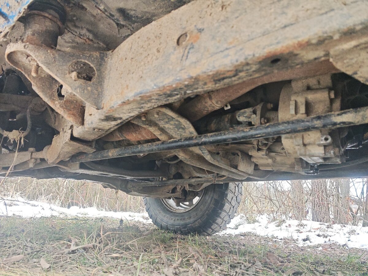 Predám/ vymením Nissan Navara D21 2.7 TD - 4