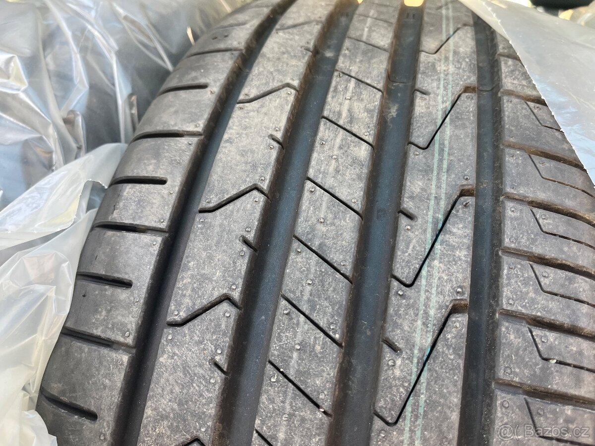 Hankook Ventus 235/55/R18 - letní - 4