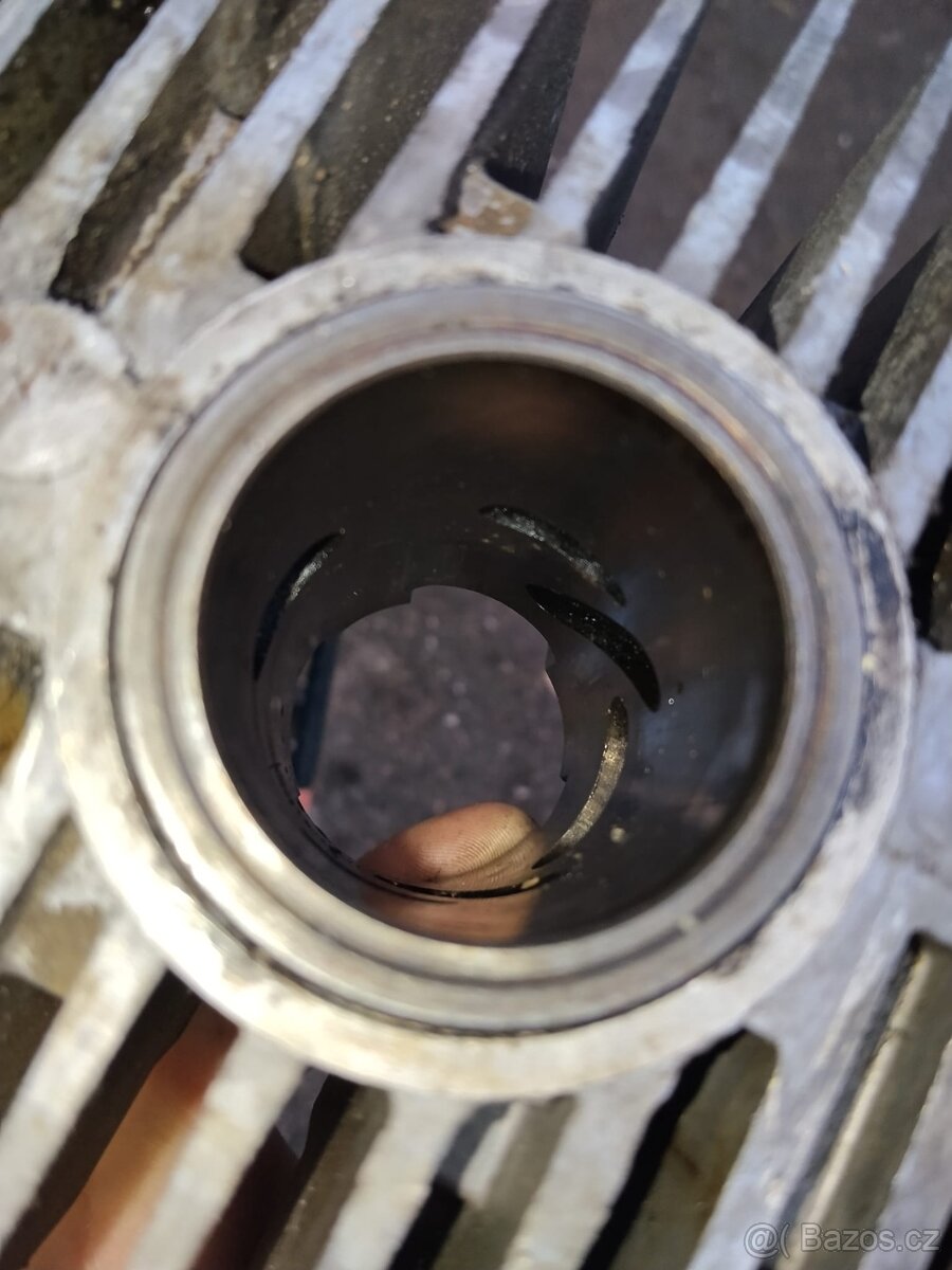 Náhradní díly - 4