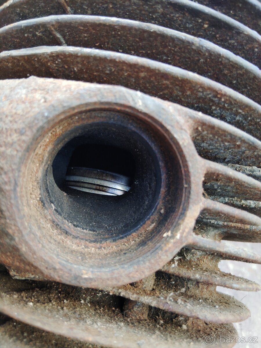 Motor Jawa 250 - 4
