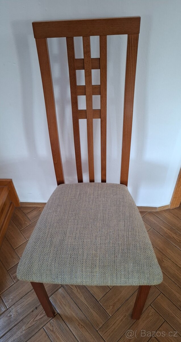 Prodám jídelní kulatý stůl, průměr 90 cm + 4 židl - 4