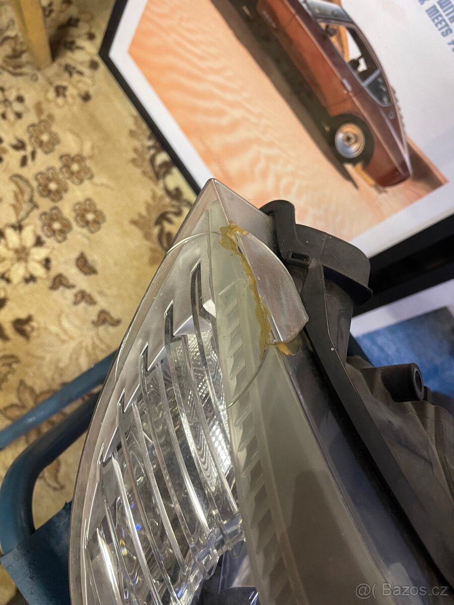 Pravé světlo LCI BMW E90 - 4