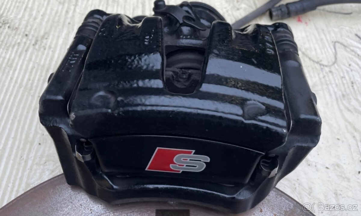 Krytka třmenu s emblémem S - 4