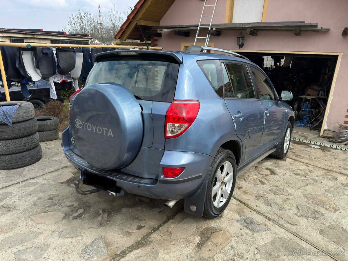 Toyota RAV4 - 4