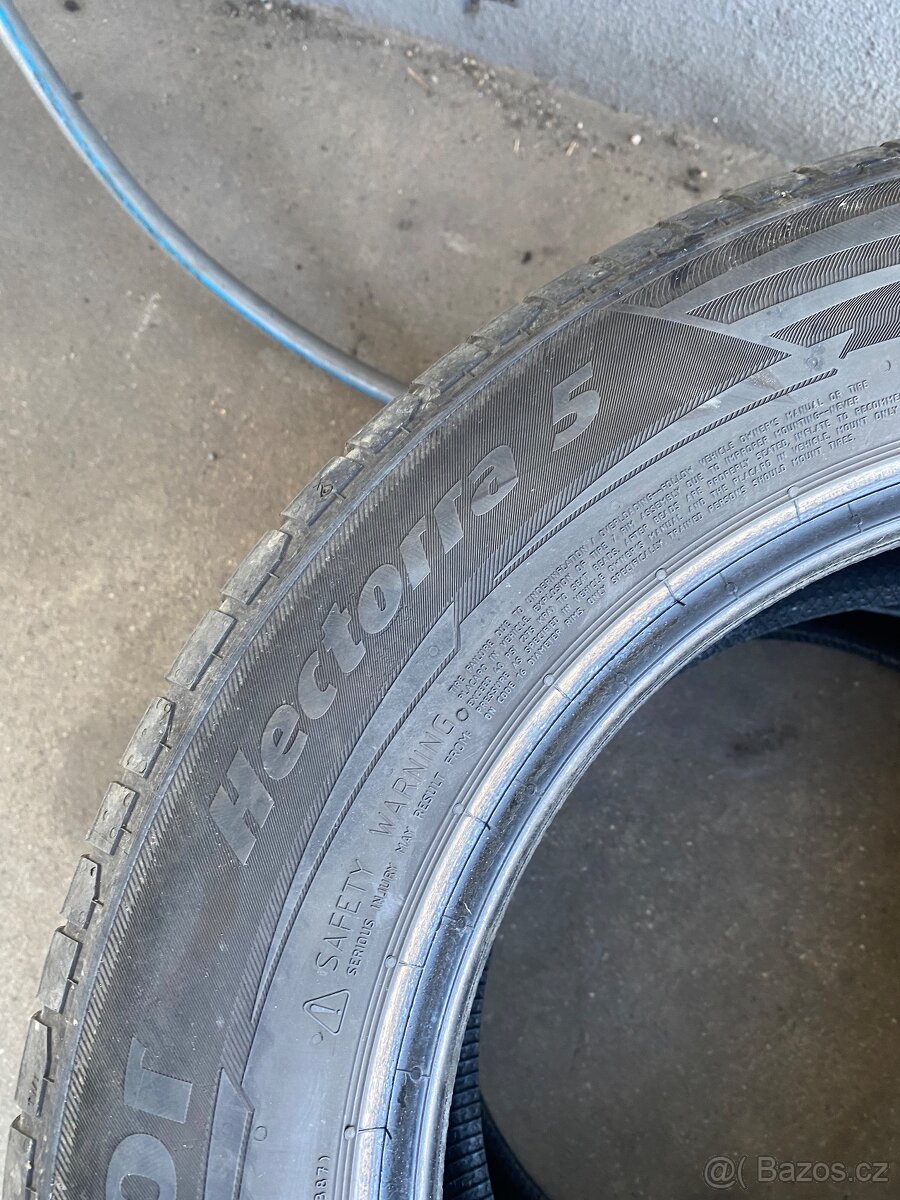 215/60R16 - 4